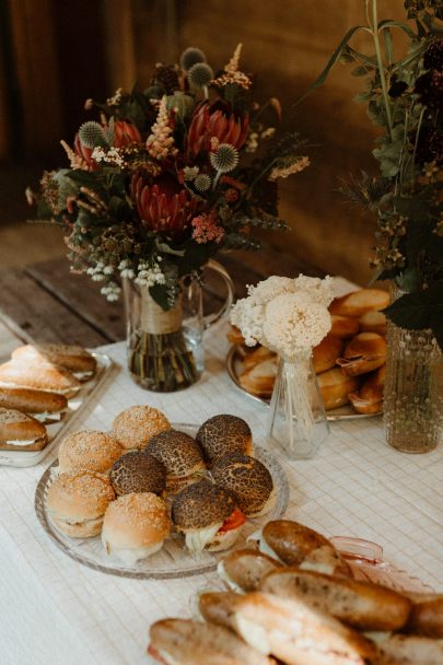 Un mariage folk en Suisse - La bohème photographie - La mariée aux pieds nus