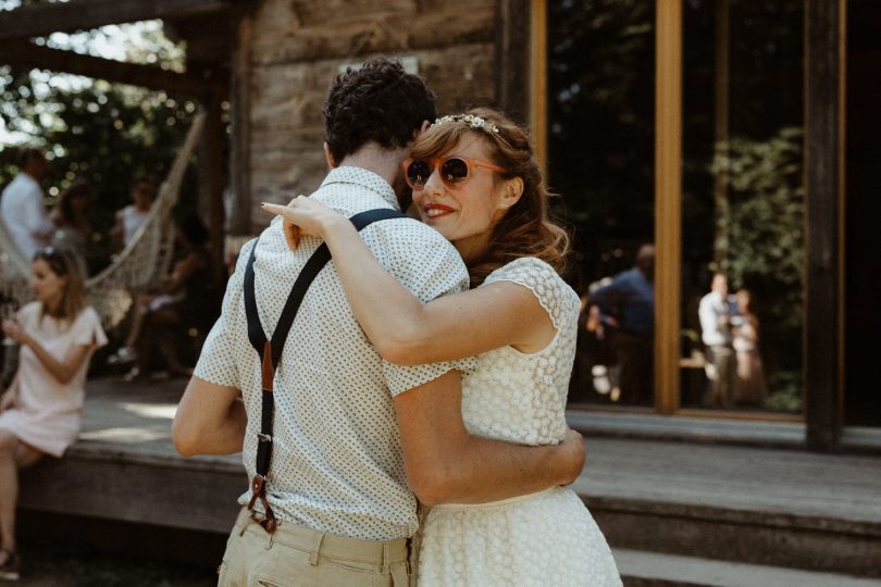 Un mariage folk en Suisse - La bohème photographie - La mariée aux pieds nus