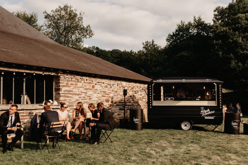 Un mariage aux Forges de Paimpont en Bretagne - Photos : Geometry Love - Blog mariage : La mariée aux pieds nus