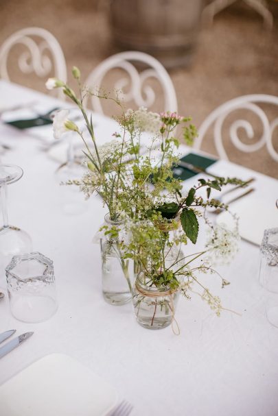 Un mariage en petit comité au Château de Fretoy en Bourgogne - Photos : Lifestories Wedding - Blog mariage : La mariée aux pieds nus