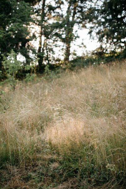 Un mariage en petit comité au Château de Fretoy en Bourgogne - Photos : Lifestories Wedding - Blog mariage : La mariée aux pieds nus