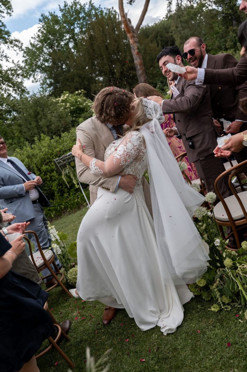 Un mariage au Galinier de Lourmarin en Provence - Photos : Mathilde Caelicia - Blog mariage : La mariée aux pieds nus