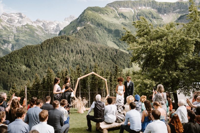 Un mariage au Gite du Passant en Haute-Savoie - Photos : Laurent Brouzet - Blog mariage : La mariée aux pieds nus