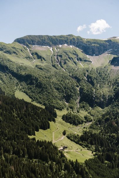 Un mariage au Gite du Passant en Haute-Savoie - Photos : Laurent Brouzet - Blog mariage : La mariée aux pieds nus