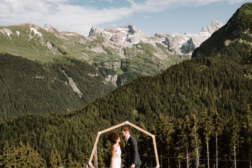 Un mariage au Gite du Passant en Haute-Savoie - Photos : Laurent Brouzet - Blog mariage : La mariée aux pieds nus