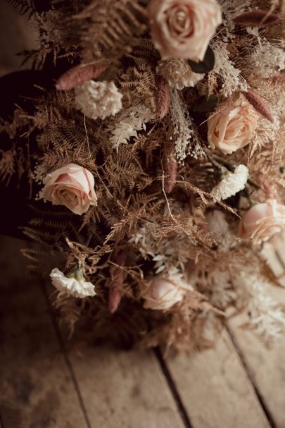 Un mariage aux Gites du Berger en Auvergne - Arty Photos - Blog mariage : La mariée aux pieds nus