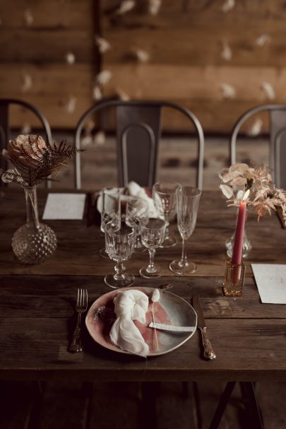 Un mariage aux Gites du Berger en Auvergne - Arty Photos - Blog mariage : La mariée aux pieds nus