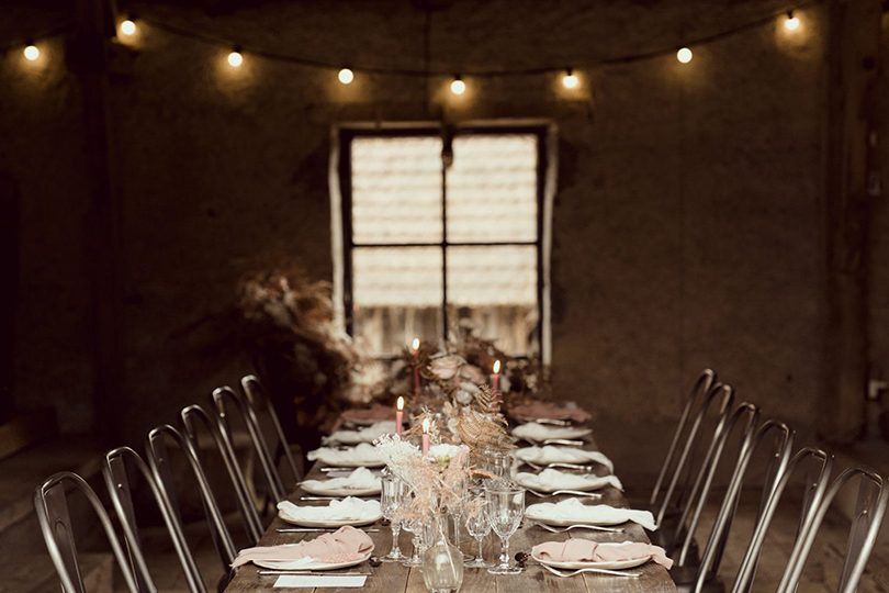 Un mariage aux Gites du Berger en Auvergne - Arty Photos - Blog mariage : La mariée aux pieds nus