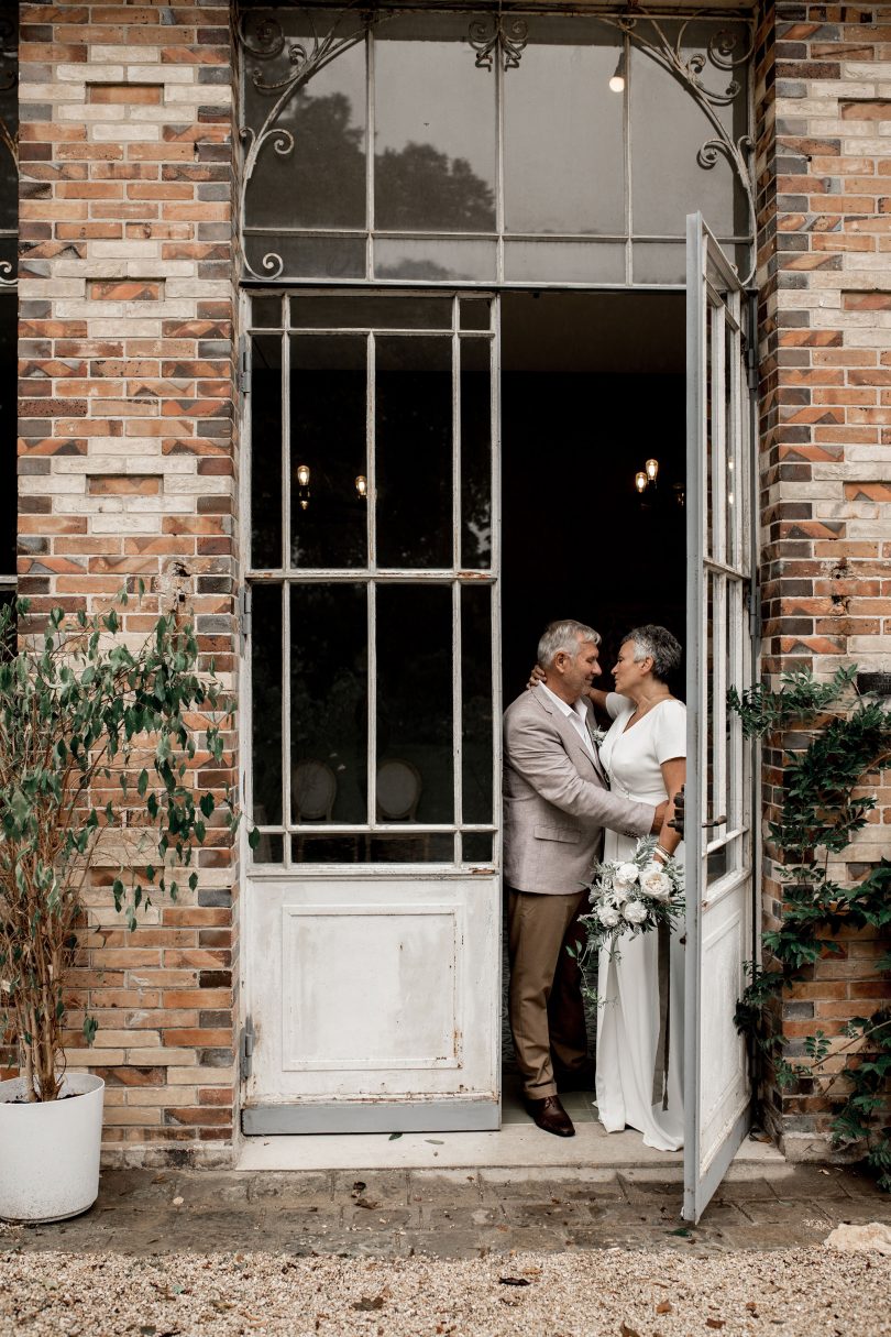 Un mariage autour d'un goûter au Château Rosa Bonheur près de Paris - Photos : Dalale Photography - Blog mariage : La mariée aux pieds nus