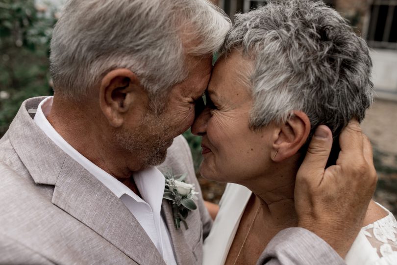 Un mariage autour d'un goûter au Château Rosa Bonheur près de Paris - Photos : Dalale Photography - Blog mariage : La mariée aux pieds nus