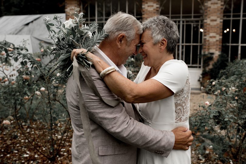 Un mariage autour d'un goûter au Château Rosa Bonheur près de Paris - Photos : Dalale Photography - Blog mariage : La mariée aux pieds nus