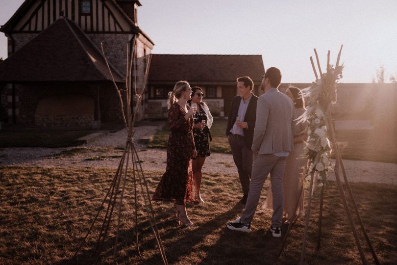 Un mariage à la Grange de Renneville en Normandie - Photos : Lika Banshoya - Blog mariage : La mariée aux pieds nus