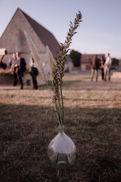 Un mariage à la Grange de Renneville en Normandie - Photos : Lika Banshoya - Blog mariage : La mariée aux pieds nus