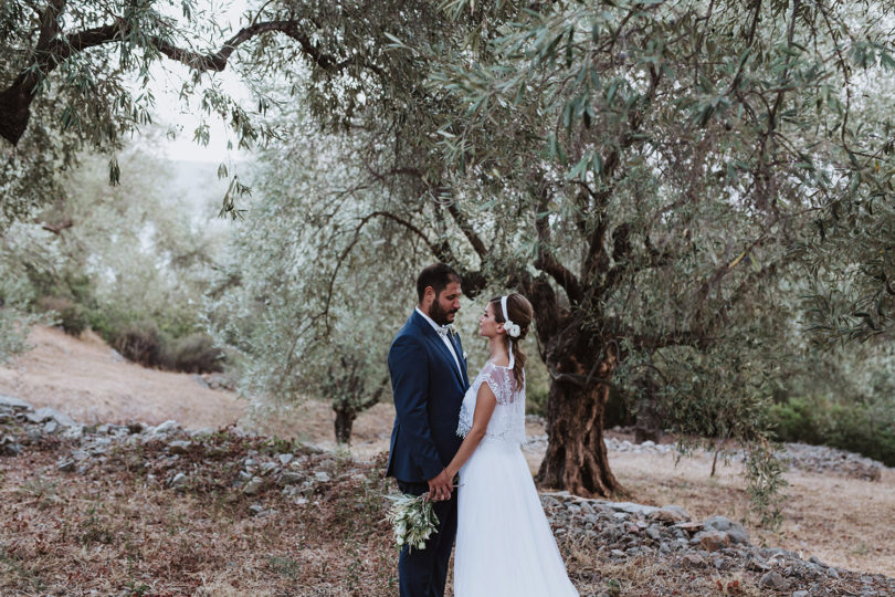 Un mariage en vert et blanc sur l'ile d'Alonnisos en Grece - A découvrir sur le blog mariage www.lamarieeauxpiedsnus.com - Photos : Days made of love