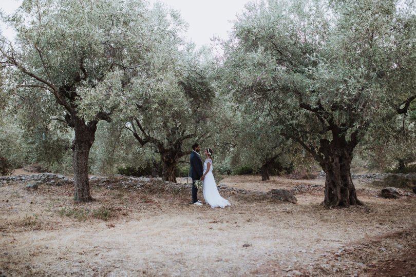 Un mariage en vert et blanc sur l'ile d'Alonnisos en Grece - A découvrir sur le blog mariage www.lamarieeauxpiedsnus.com - Photos : Days made of love