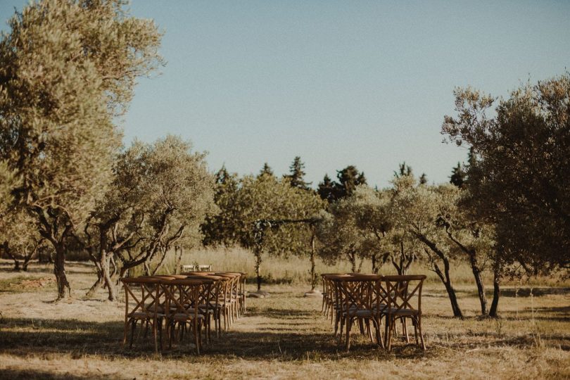 Un mariage au Hameau des Baux en provence - Photos : Reego - Blog mariage : La mariée aux pieds nus