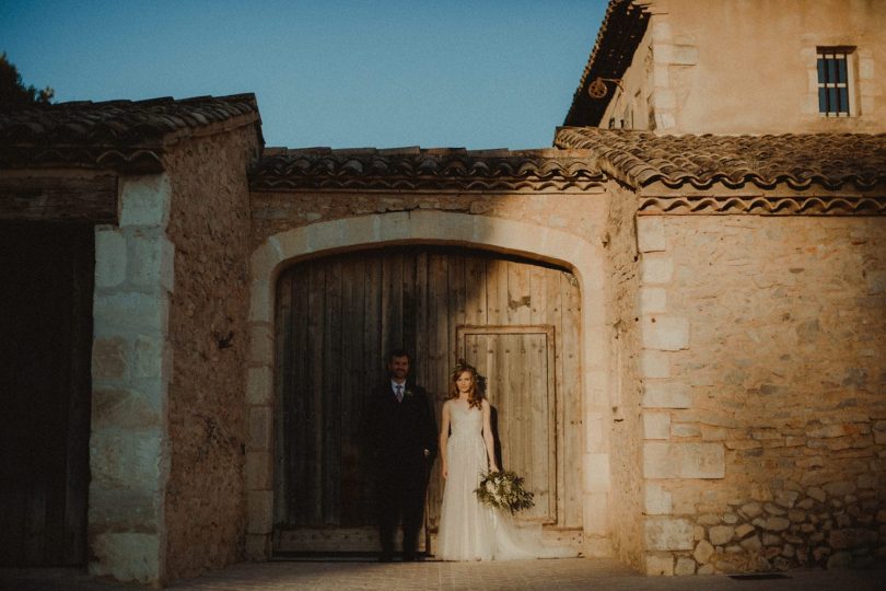 Un mariage au Hameau des Baux en provence - Photos : Reego - Blog mariage : La mariée aux pieds nus