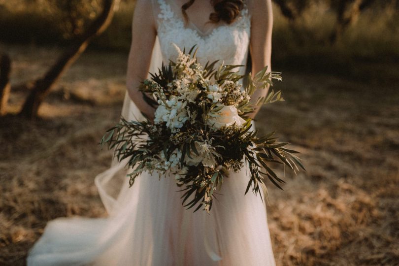 Un mariage au Hameau des Baux en provence - Photos : Reego - Blog mariage : La mariée aux pieds nus