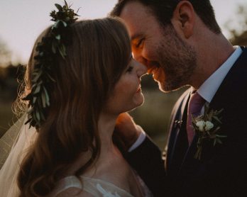 Un mariage au Hameau des Baux en provence - Photos : Reego - Blog mariage : La mariée aux pieds nus