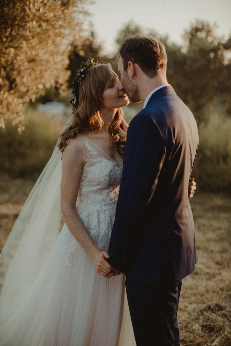 Un mariage au Hameau des Baux en provence - Photos : Reego - Blog mariage : La mariée aux pieds nus