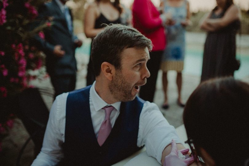 Un mariage au Hameau des Baux en provence - Photos : Reego - Blog mariage : La mariée aux pieds nus