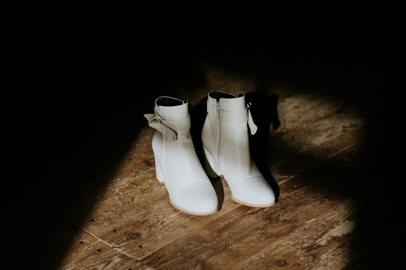 Un mariage en hiver à La Drille au bord de l'eau en Alsace - Photos : Photography by Chloé - Blog mariage : La mariée aux pieds nus