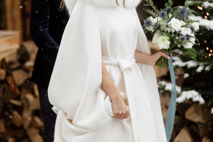 Un mariage sous la neige au Lodji Hotel en Haute-Savoie - Photographes : Dall'K - NBlog mariage : La mariée aux pieds nus