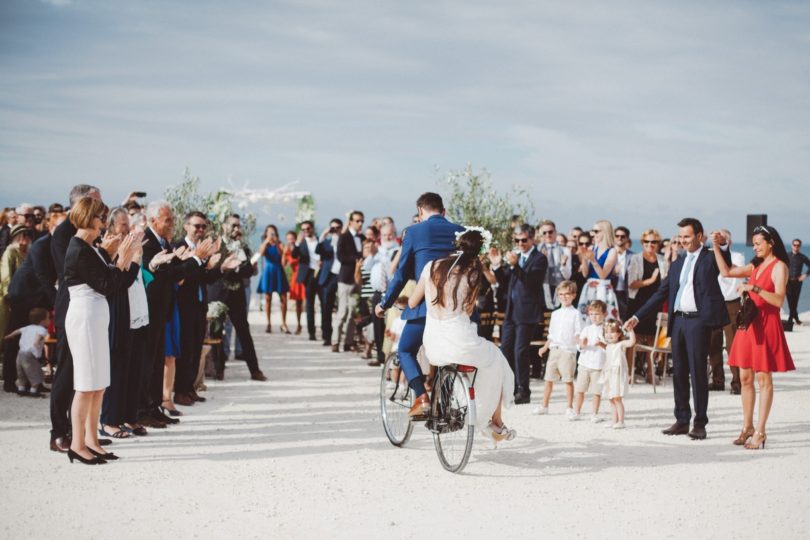 Un mariage en blanc à l'île de Ré - A découvrir sur le blog mariage www.lamarieeauxpiedsnus.com - Photos : Wild Sparrow