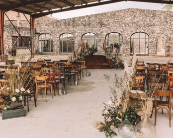 Un mariage industriel au Domaine de la Rotonde dans le Var - Photos : Les Bandits - Blog mariage : La mariée aux pieds nus
