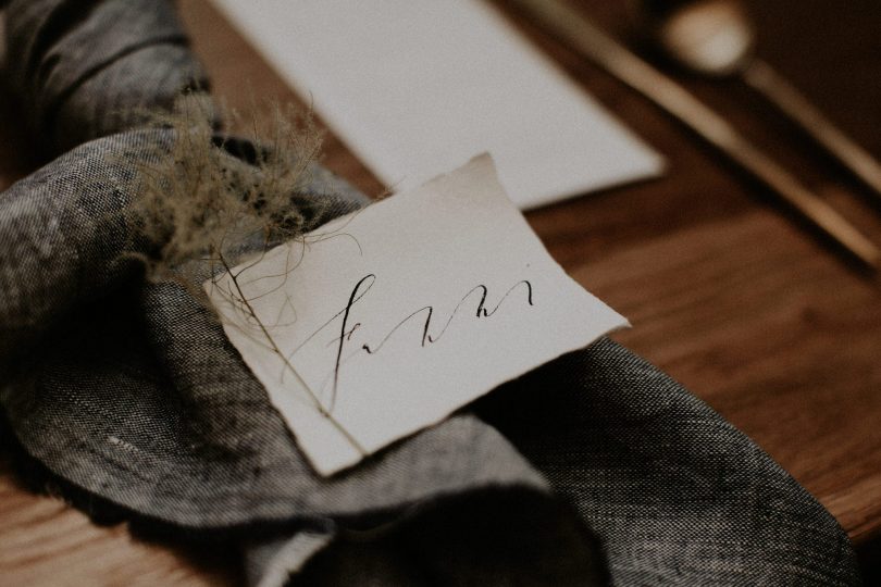 Un mariage industriel et boho dans un entrepôt - Photos : Pinewood Weddings - Blog mariage : La mariée aux pieds nus