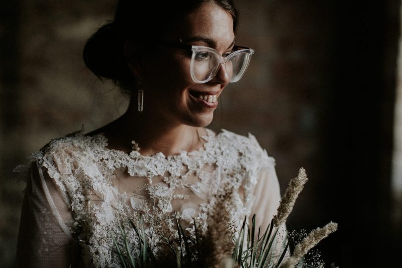 Un mariage industriel et boho dans un entrepôt - Photos : Pinewood Weddings - Blog mariage : La mariée aux pieds nus