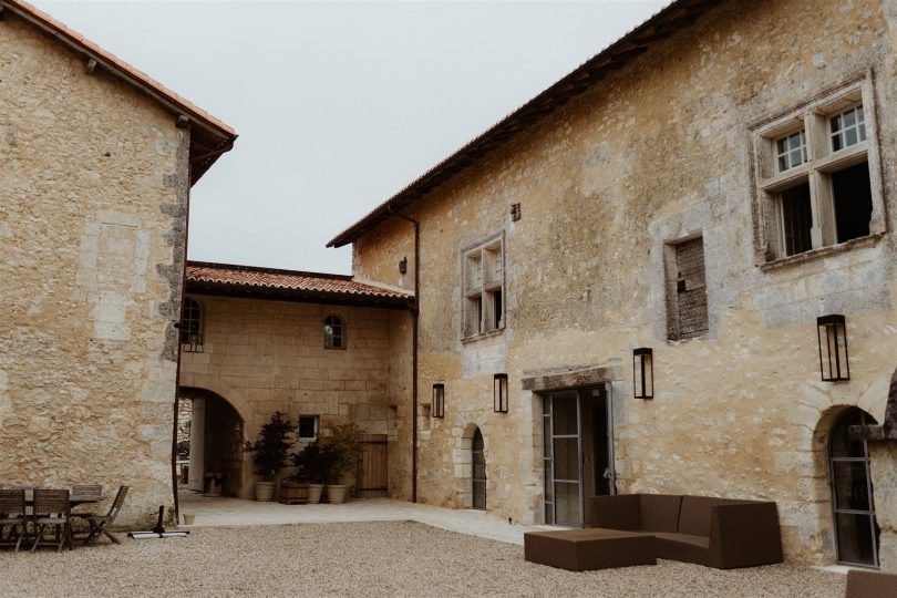 Un mariage inspiration années 70 au Domaine de Vieux Mareuil - Photos : Carla Sègues - Blog mariage : La mariée aux pieds nus