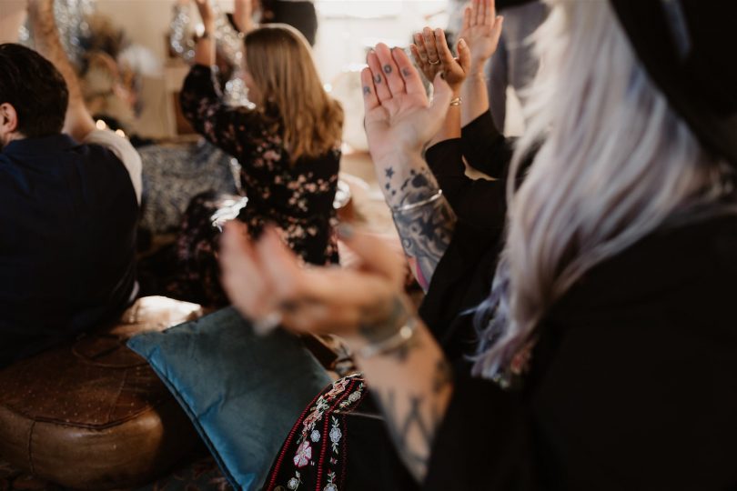 Un mariage inspiration années 70 au Domaine de Vieux Mareuil - Photos : Carla Sègues - Blog mariage : La mariée aux pieds nus