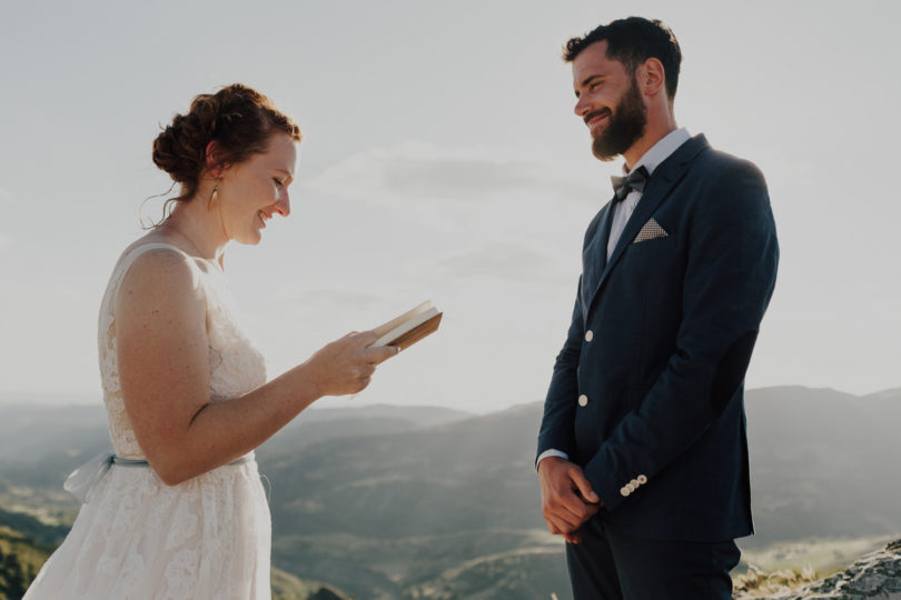 Un mariage intime en Auvergne - A découvrir sur le blog mariage www.lamarieeauxpiedsnus.com - Photos : You Made My Day - Baptiste Hauville