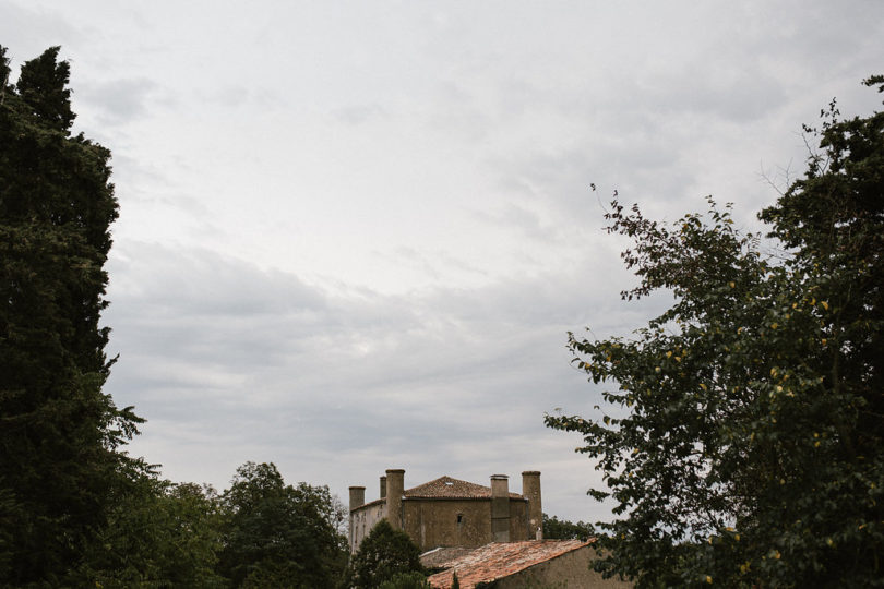 Un mariage simple au Château de Fajac - A découvrir sur le blog mariage www.lamarieeauxpiedsnus.com - Photos : Willy Brousse