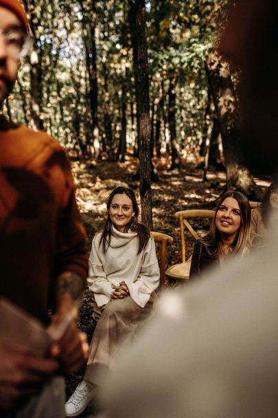 Un mariage intime en pleine forêt au Domaine de La Roche Couloir - Photos : Mélody Barabé - Blog mariage : La mariée aux pieds nus