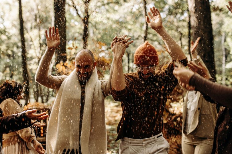 Un mariage intime en pleine forêt au Domaine de La Roche Couloir - Photos : Mélody Barabé - Blog mariage : La mariée aux pieds nus