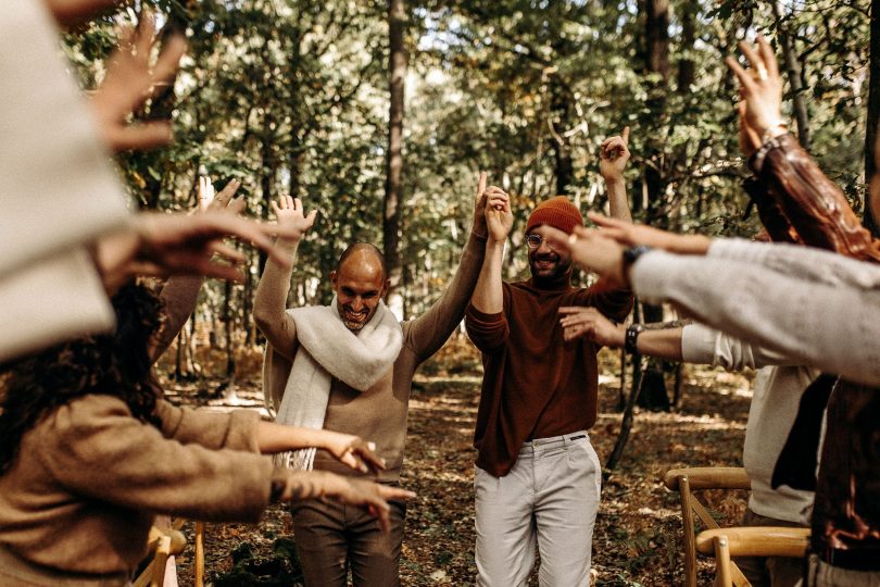 Un mariage intime en pleine forêt au Domaine de La Roche Couloir - Photos : Mélody Barabé - Blog mariage : La mariée aux pieds nus