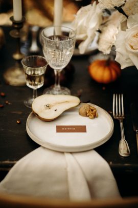 Un mariage intime en pleine forêt au Domaine de La Roche Couloir - Photos : Mélody Barabé - Blog mariage : La mariée aux pieds nus