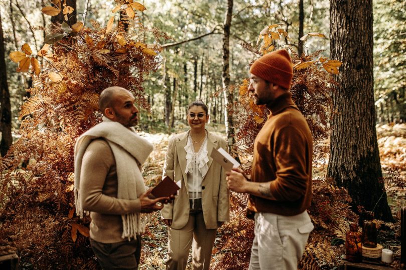 Un mariage intime en pleine forêt au Domaine de La Roche Couloir - Photos : Mélody Barabé - Blog mariage : La mariée aux pieds nus