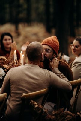 Un mariage intime en pleine forêt au Domaine de La Roche Couloir - Photos : Mélody Barabé - Blog mariage : La mariée aux pieds nus