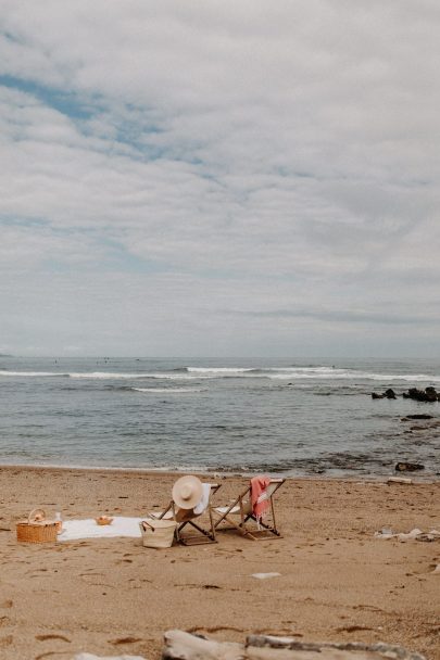 Un mariage en petit comité sur une plage du Pays Basque - Phots : Yoris Photographer - Blog mariage : La mariée aux pieds nus