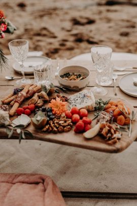 Un mariage en petit comité sur une plage du Pays Basque - Phots : Yoris Photographer - Blog mariage : La mariée aux pieds nus