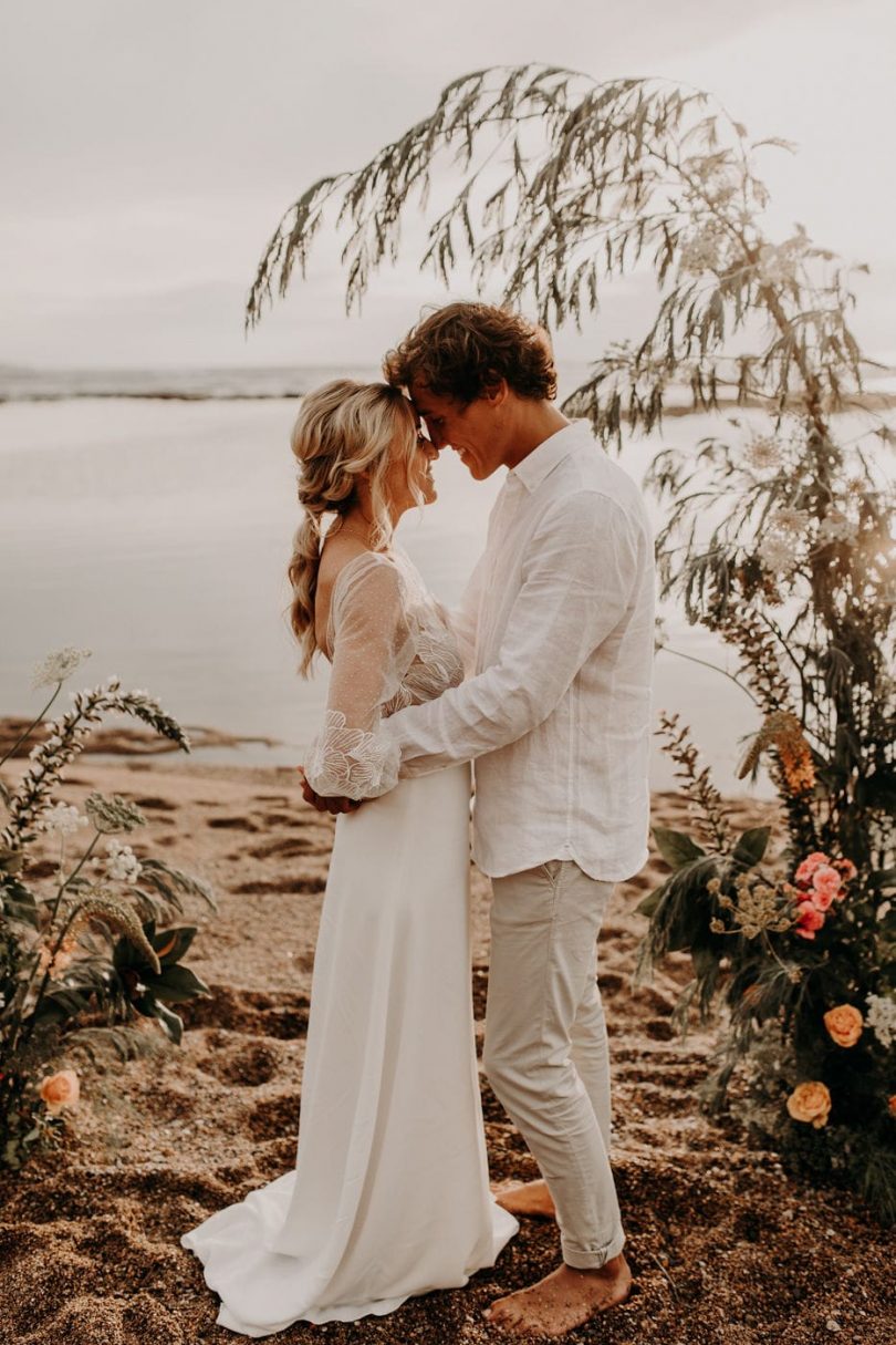 Un mariage en petit comité sur une plage du Pays Basque - Phots : Yoris Photographer - Blog mariage : La mariée aux pieds nus