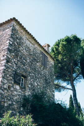 Un mariage dans un jardin sur la Riviera - A découvrir sur le blog mariage La mariée aux pieds nus - Photos : Ingrid Lepan