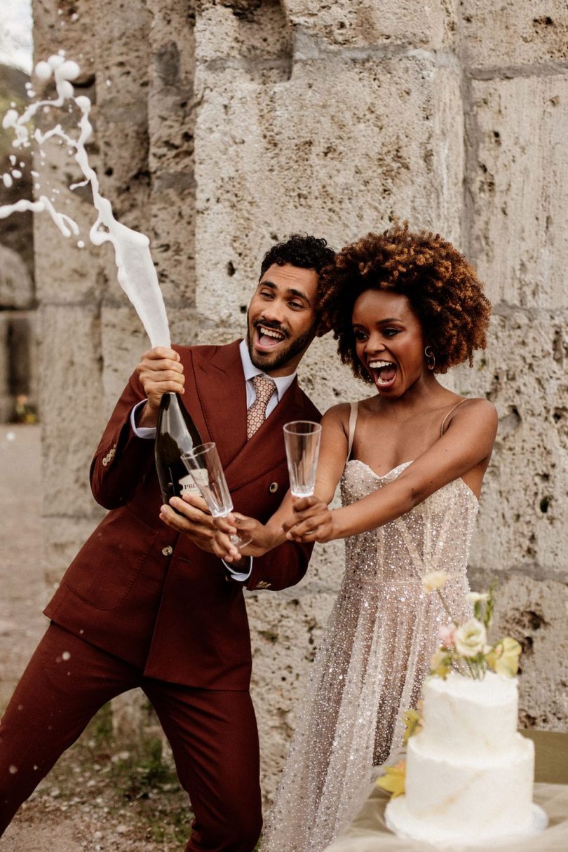 Un mariage en jaune à l'Abbaye d'Aulps en Haute-Savoie - Photos : Dall'K Photography - Blog mariage : La mariée aux pieds nus