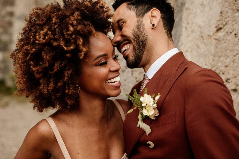 Un mariage en jaune à l'Abbaye d'Aulps en Haute-Savoie - Photos : Dall'K Photography - Blog mariage : La mariée aux pieds nus