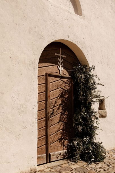 Un mariage en jaune en Corse - Photos : Dall'k - Blog mariage : La mariée aux pieds nus