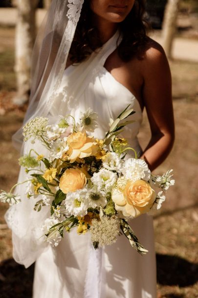 Un mariage en jaune en Corse - Photos : Dall'k - Blog mariage : La mariée aux pieds nus