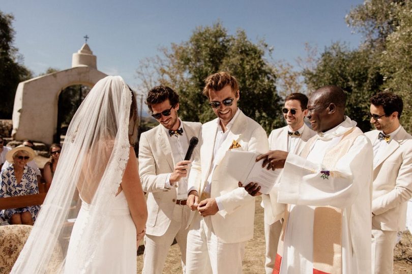 Un mariage en jaune en Corse - Photos : Dall'k - Blog mariage : La mariée aux pieds nus